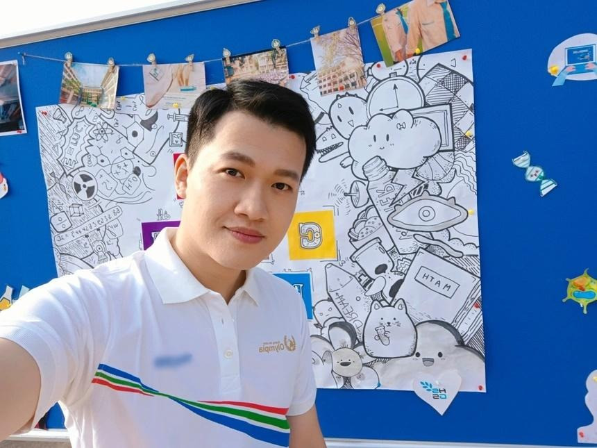 Sẽ là thiếu sót nếu không có sự góp mặt của MC Trần Ngọc. Với nhiều năm kinh nghiệm dẫn chương trình Đường lên đỉnh Olympia, nam MC được khán giả gọi vui với biệt danh như &quot;ông hoàng mát tay”, “chiến thần điểm cầu&quot;, “MC dẫn đâu thắng đó”… vì bốn lần dẫn điểm cầu có nhà vô địch.