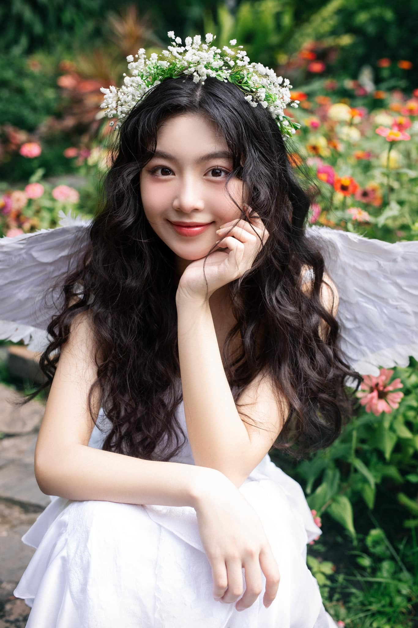 Con gái Quyền Linh ở tuổi 18 được khen xinh như hoa hậu.