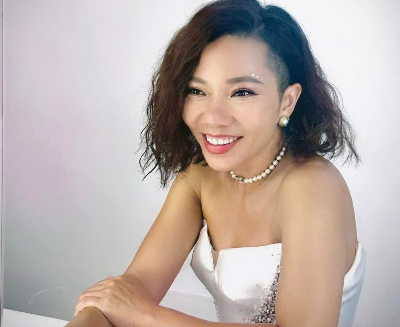 Hà Trần hứng chịu bình luận tiêu cực trên trang cá nhân. Hà Trần hứng chịu bình luận tiêu cực trên trang cá nhân.