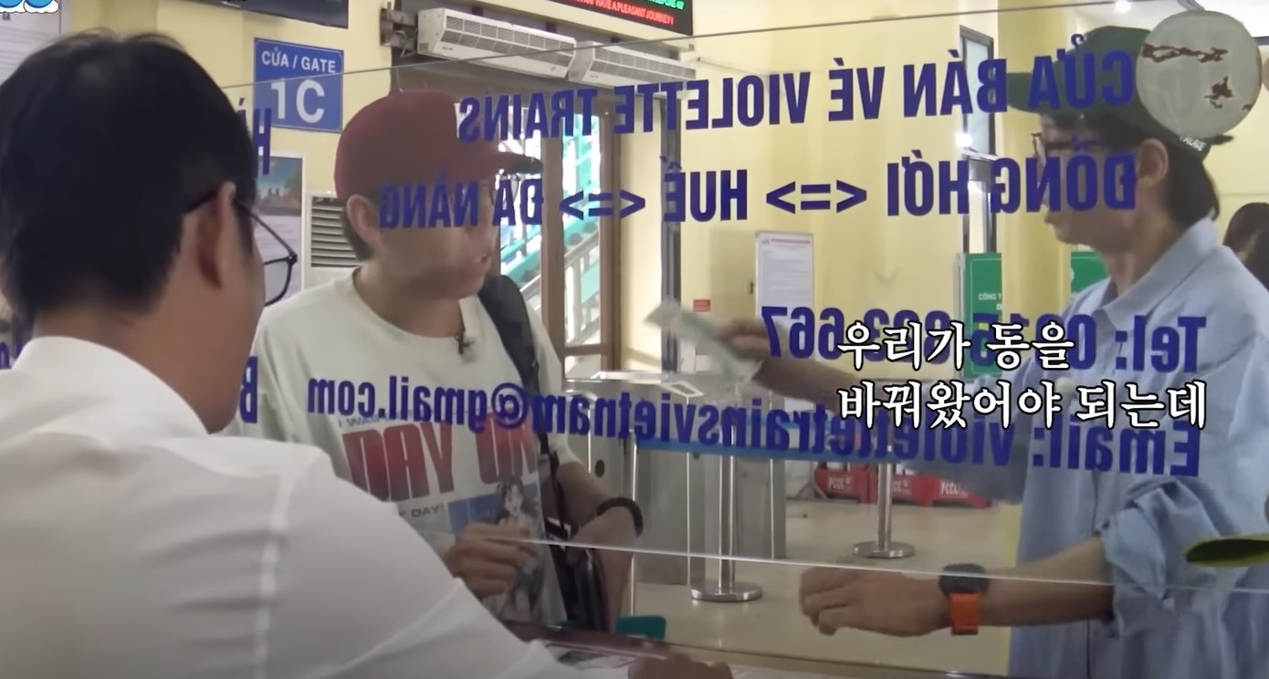 Các nghệ sĩ từ mua vé tàu từ Hà Nội đến Sa Pa.