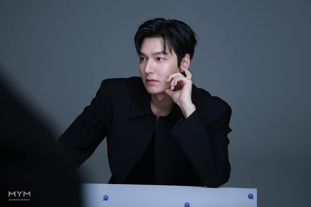 Lee Min Ho 11 năm liên tiếp được chọn là diễn viên Hàn được yêu thích nhất ở nước ngoài. Lee Min Ho 11 năm liên tiếp được chọn là diễn viên Hàn được yêu thích nhất ở nước ngoài.