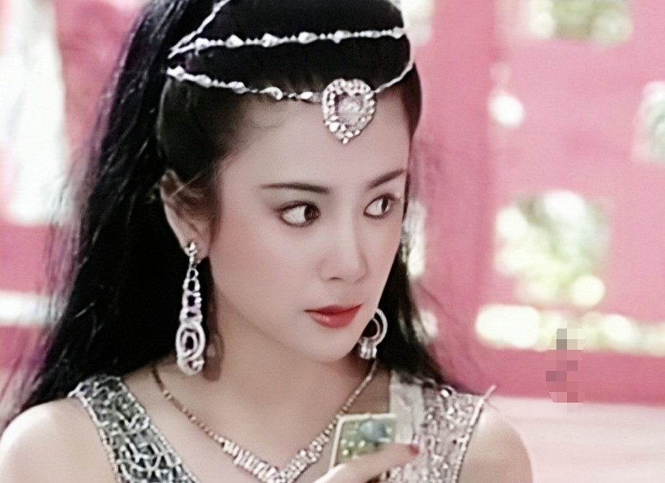 Phó Nghệ Vỹ nổi tiếng nhờ vai Đát Kỷ trong Phong thần bảng. Ảnh: Sina.