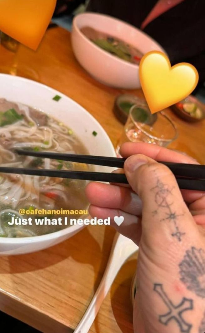 David Beckham thích thú khi thưởng thức ẩm thực Việt trong chuyến đi đến Macao, Trung Quốc. Ảnh: Instagram. David Beckham thích thú khi thưởng thức ẩm thực Việt trong chuyến đi đến Macao, Trung Quốc. Ảnh: Instagram.