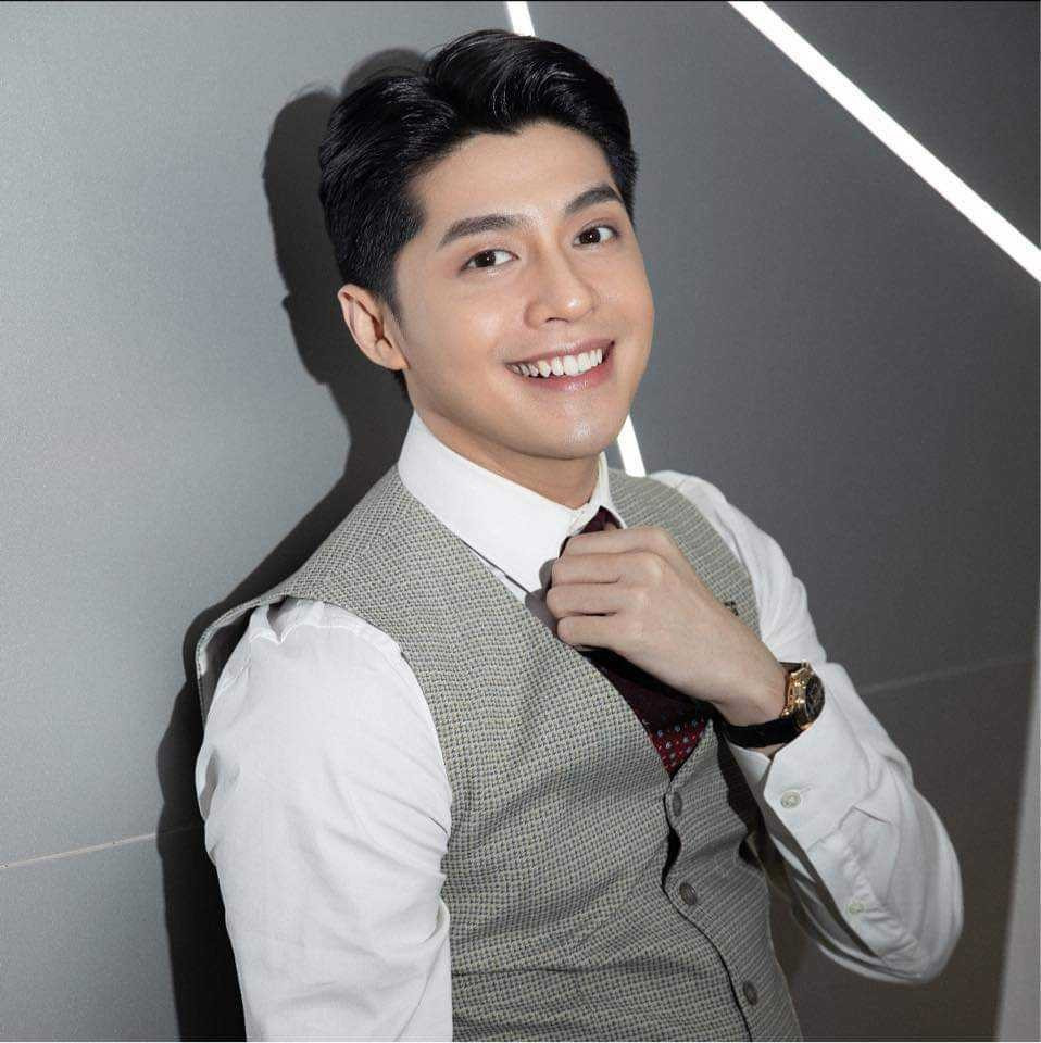 Đỗ Hiếu cấm Noo Phước Thịnh hát loạt hit sau khi nam ca sĩ hết 2 năm hợp đồng độc quyền. Đỗ Hiếu cấm Noo Phước Thịnh hát loạt hit sau khi nam ca sĩ hết 2 năm hợp đồng độc quyền.