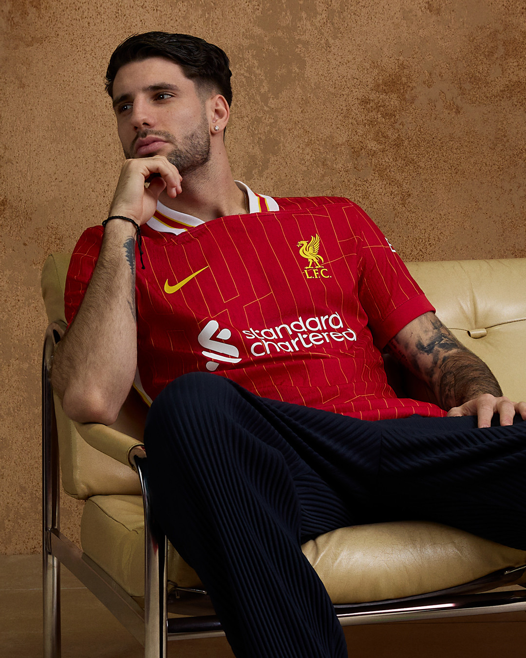 Sau khi gây ấn tượng trong thời gian đầu sự nghiệp ở Anfield, Szoboszlai đã phải trải qua nửa sau khó khăn của mùa giải. Cầu thủ 23 tuổi chỉ đá chính một trong sáu trận đấu cuối tại Premier League. Anh nhận thức được phải cải thiện lối chơi dưới thời kỳ tân HLV Arne Slot: “Tôi vừa kết thúc một mùa giải khó khăn. Nhưng vì đây là lần đầu đến Premier League nên tôi không hài lòng với màn trình diễn của mình, mặc dù tôi chắc chắn muốn có một mùa giải tốt hơn vào năm sau”.