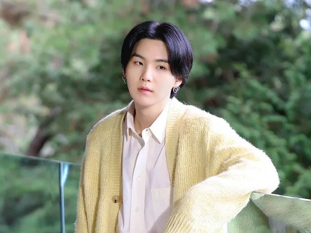 Vụ của Suga được bàn giao cho Văn phòng Công tố ngày 30/8. Viện kiểm sát sẽ quyết định có truy tố vụ việc hay không. Vụ của Suga được bàn giao cho Văn phòng Công tố ngày 30/8. Viện kiểm sát sẽ quyết định có truy tố vụ việc hay không.