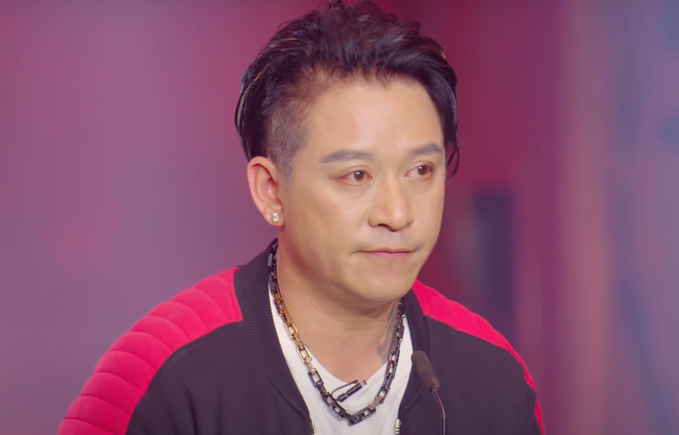 Tuấn Hưng rơi nước mắt khi nhận giải Anh tài bền bỉ. Ca sĩ nói thành công của anh khi tham gia show là thay đổi được định kiến của khán giả về mình. Tuấn Hưng rơi nước mắt khi nhận giải Anh tài bền bỉ. Ca sĩ nói thành công của anh khi tham gia show là thay đổi được định kiến của khán giả về mình.