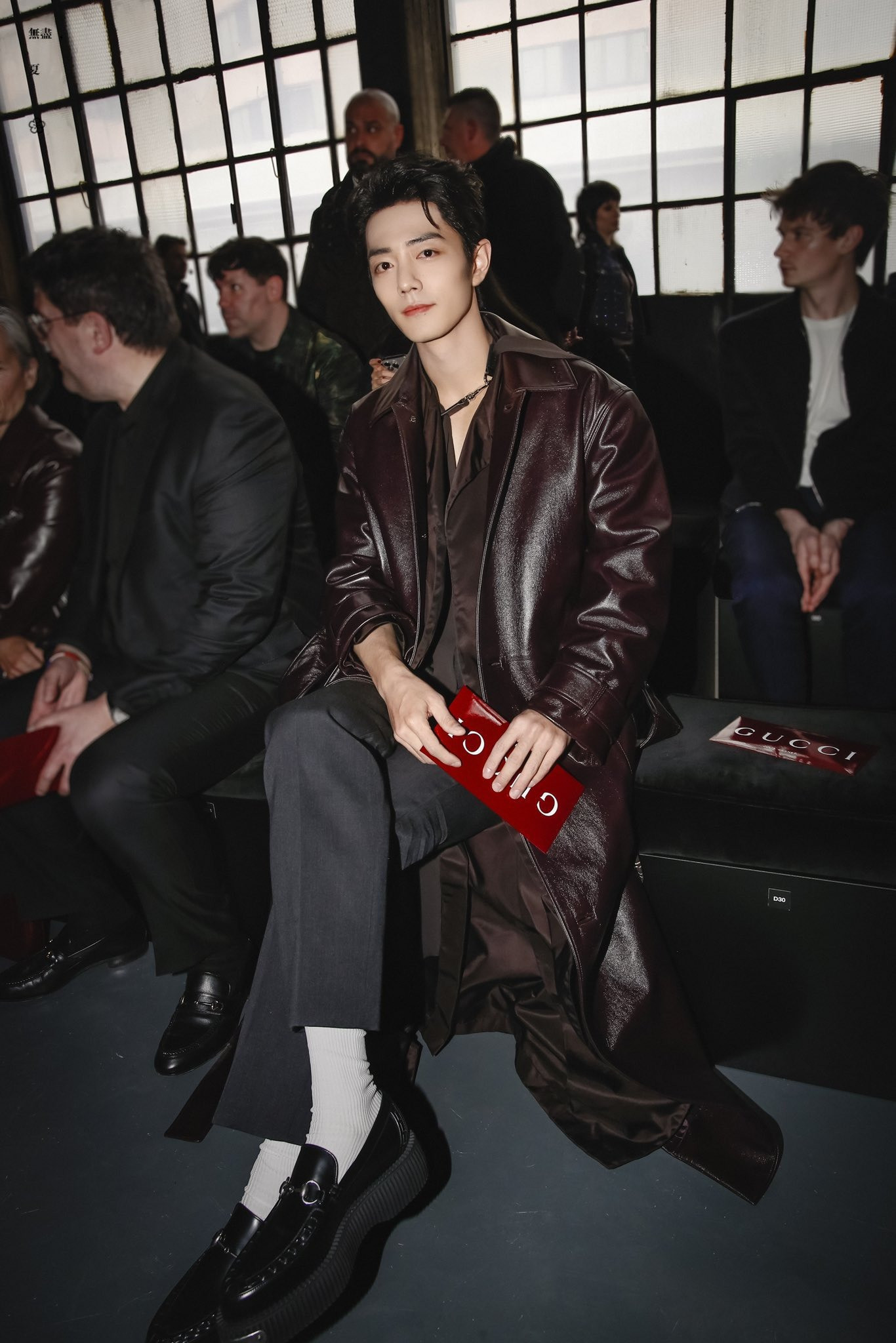 Nam diễn viên Tiêu Chiến xuất hiện tại Milan Fashion Week 2024 với vai trò người đại diện thương hiệu Gucci. Trước đó, Tiêu Chiến có mặt tại show của Tod. Nam diễn viên được nhiều người hâm mộ đón đợi, nhiều từ khóa liên quan đến anh tại tuần lễ thời trang chiếm lĩnh hot search Weibo Trung Quốc. Ảnh: Getty, Weibo. Nam diễn viên Tiêu Chiến xuất hiện tại Milan Fashion Week 2024 với vai trò người đại diện thương hiệu Gucci. Trước đó, Tiêu Chiến có mặt tại show của Tod. Nam diễn viên được nhiều người hâm mộ đón đợi, nhiều từ khóa liên quan đến anh tại tuần lễ thời trang chiếm lĩnh hot search Weibo Trung Quốc. Ảnh: Getty, Weibo.