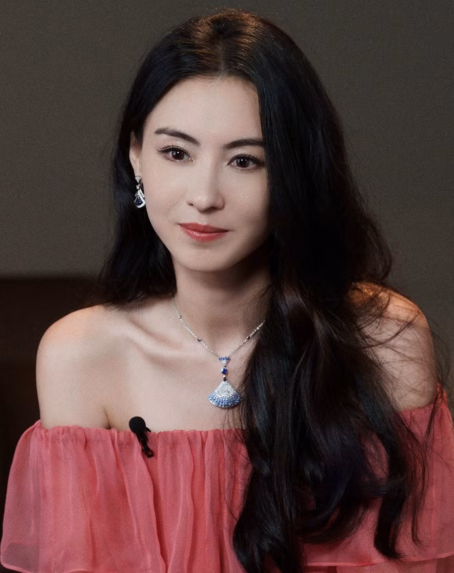 Trương Bá Chi dùng hành động để ủng hộ, báo đáp ân tình của Châu Tinh Trì suốt hơn hai thập kỷ qua.