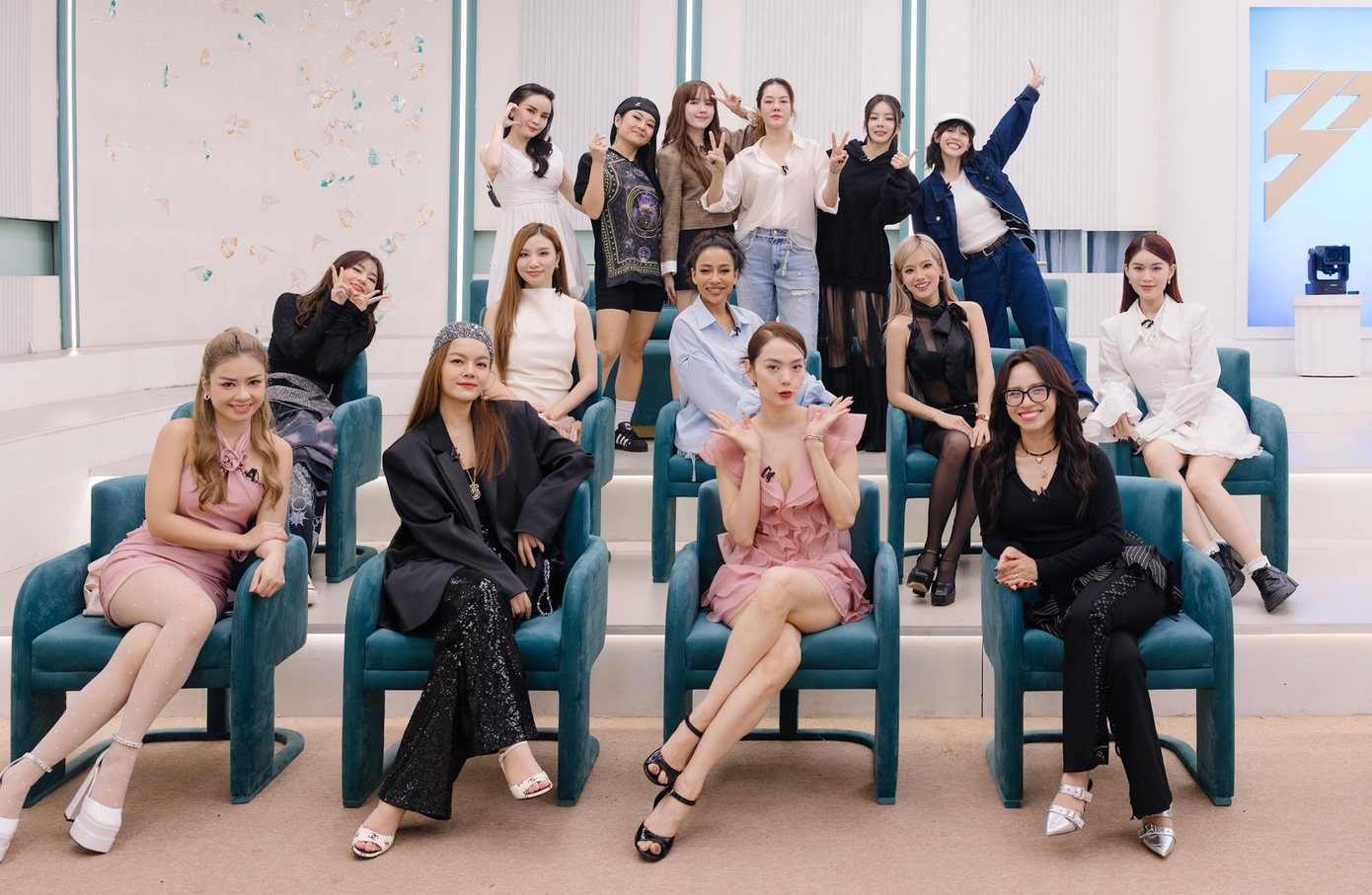 Hai Liên Minh ở Công diễn 2. Hai Liên Minh ở Công diễn 2.