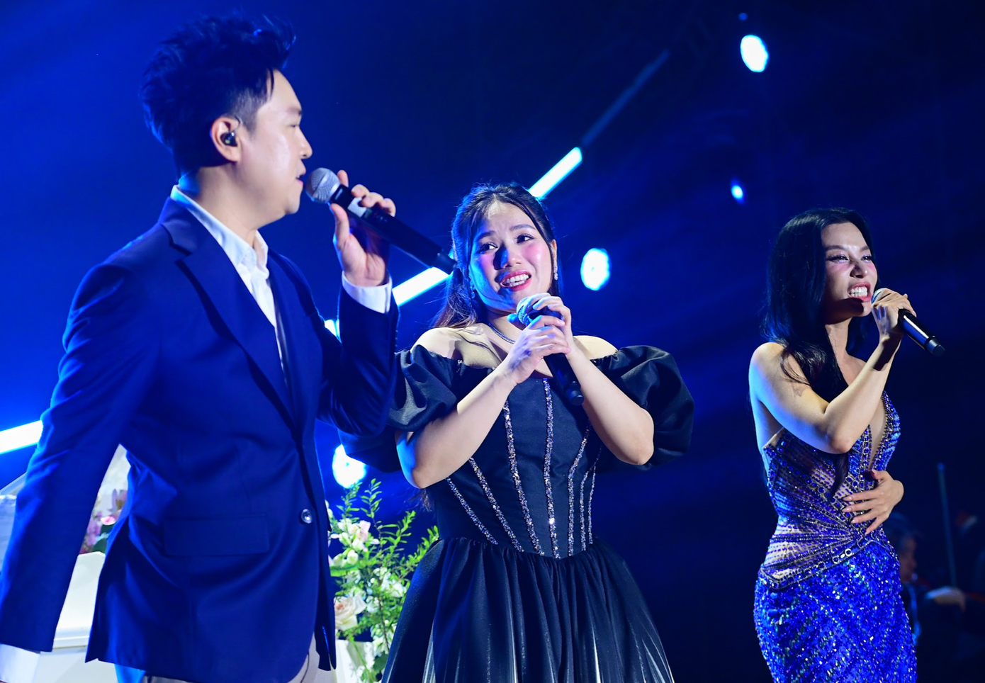 Những màn song ca, tam ca kết hợp. Những màn song ca, tam ca kết hợp.