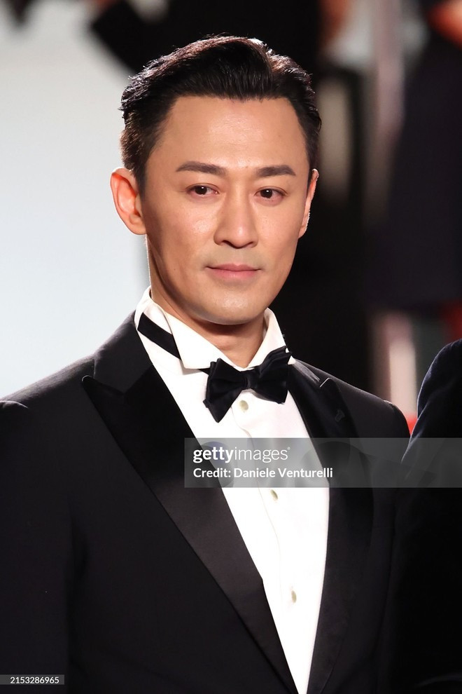 Tài tử Lâm Phong bảnh bao dự thảm đỏ. Tài tử Lâm Phong bảnh bao dự thảm đỏ.