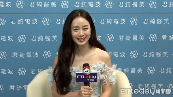 Kim Tae Hee trong buổi phỏng vấn với Ettoday.