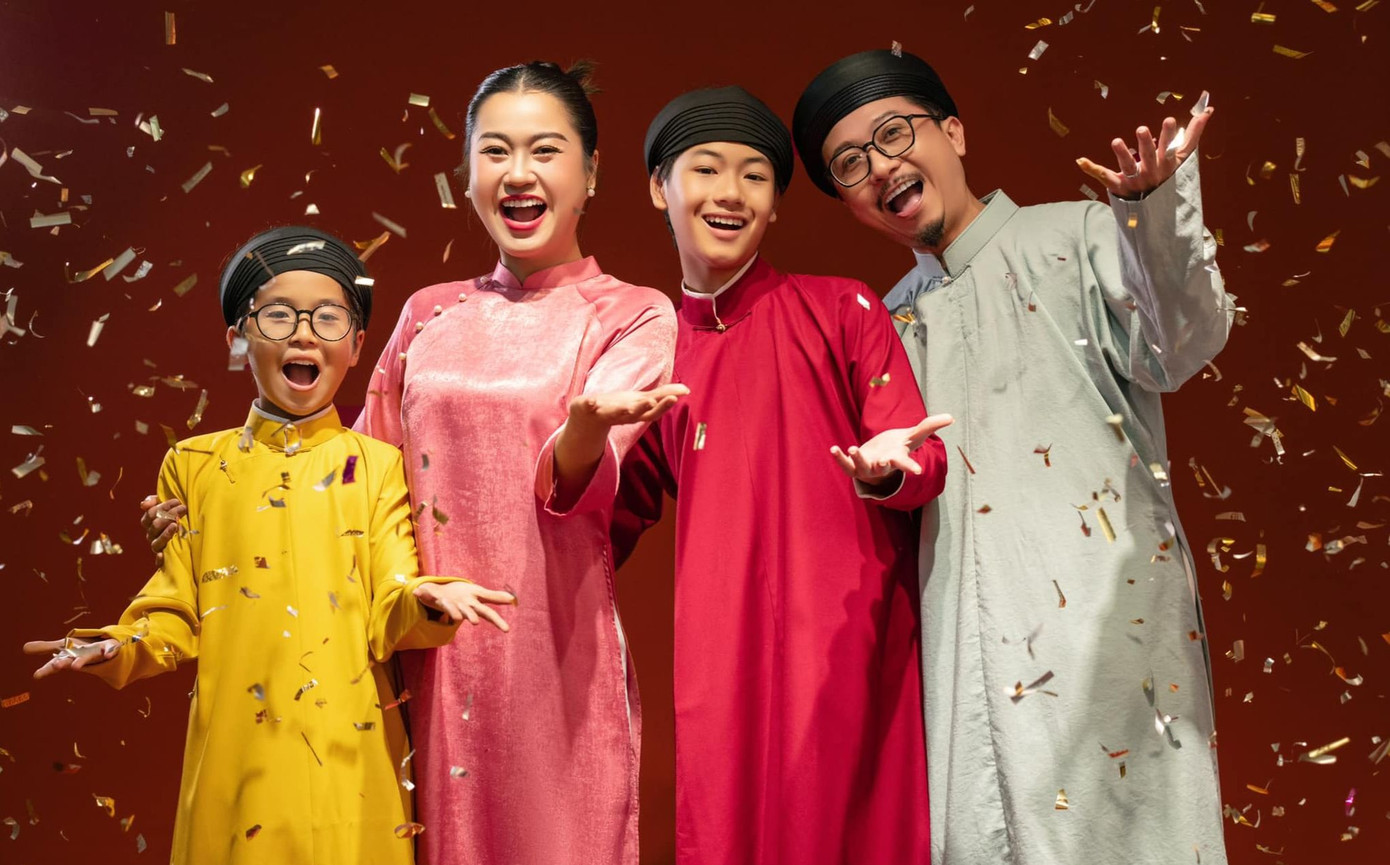 Vợ chồng Hứa Minh Đạt - Lâm Vỹ Dạ tung bộ ảnh chào đón năm mới 2024.