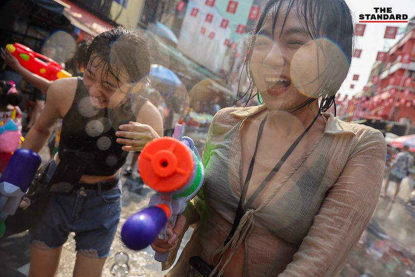 Ông Natthakit Tangpoonsinthana, Chủ tịch Bộ phận Tiếp thị, Công ty TNHH Central Pattana Public cho biết việc tổ chức sự kiện giải trí Songkran đẳng cấp thế giới nhằm giúp kích thích nền kinh tế Thái Lan và đưa Lễ hội Songkran của Thái Lan trở thành sự kiện hàng đầu.