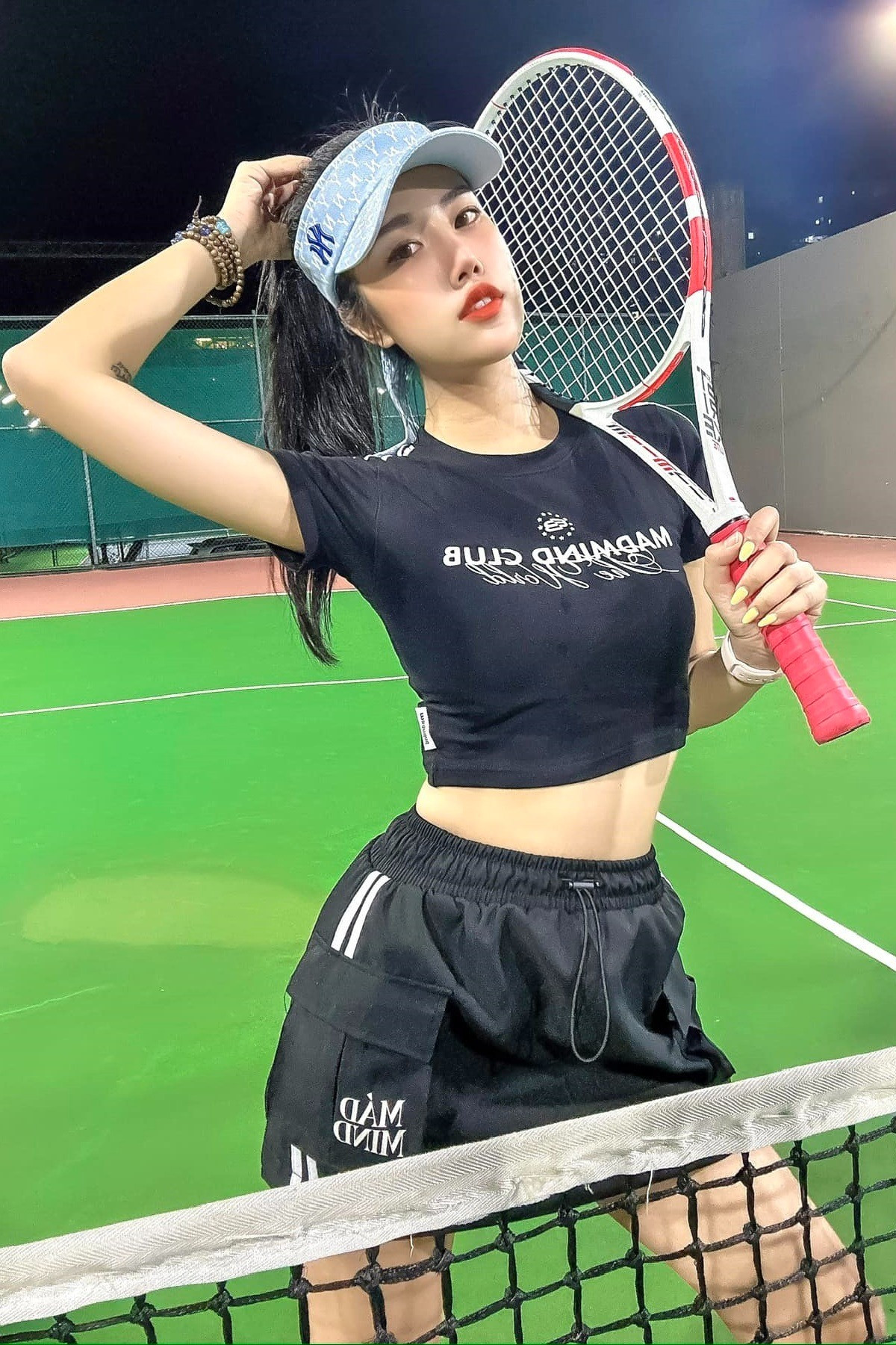 Tăng Khánh Chi yêu thích các hoạt động thể thao, thường check-in ở các sân tập tennis.