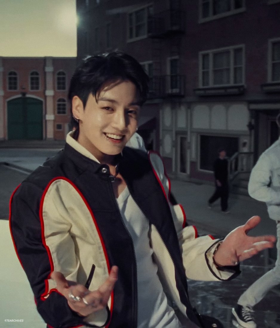 Jungkook (BTS) trực tiếp lên tiếng về tin có bạn gái. Ảnh: Twitter. Jungkook (BTS) trực tiếp lên tiếng về tin có bạn gái. Ảnh: Twitter.