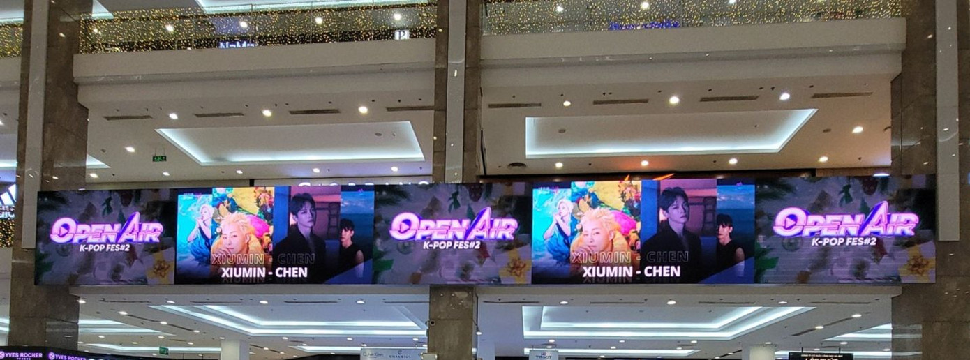 Đơn vị tổ chức liên tục chạy quảng cáo về hai đêm đại nhạc hội ở Mỹ Đình suốt hai tháng qua. Ảnh: BOM Entertainment. Đơn vị tổ chức liên tục chạy quảng cáo về hai đêm đại nhạc hội ở Mỹ Đình suốt hai tháng qua. Ảnh: BOM Entertainment.