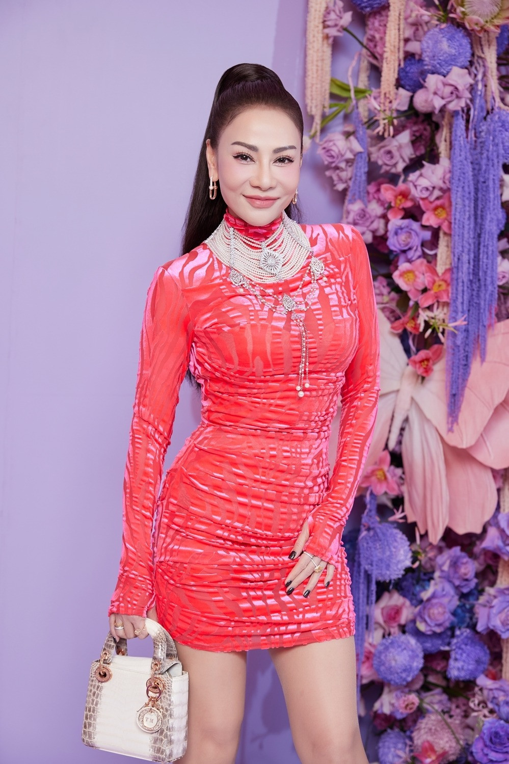 Bằng Kiều, Thu Minh, Hà Nhi... đều góp vui khi trình diễn trong bữa tiệc thân mật. Diễn viên Tuấn Tú được mời làm MC sự kiện. Bằng Kiều, Thu Minh, Hà Nhi... đều góp vui khi trình diễn trong bữa tiệc thân mật. Diễn viên Tuấn Tú được mời làm MC sự kiện.