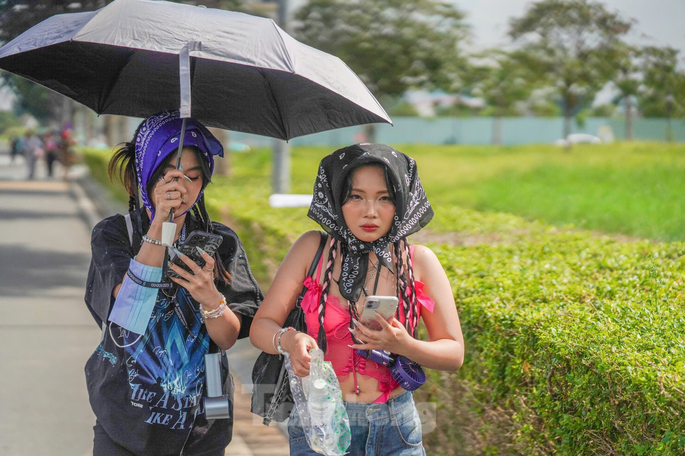 Tối nay, các anh trai “trình làng” ca khúc mới Say hi never say goodbye, lần đầu dàn nghệ sĩ diễn tại sân khấu concert 2. Ảnh: Phạm Nguyễn.