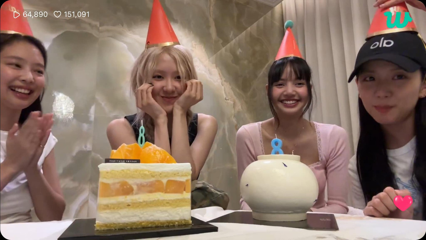 BlackPink gặp mặt đông đủ. BlackPink gặp mặt đông đủ.