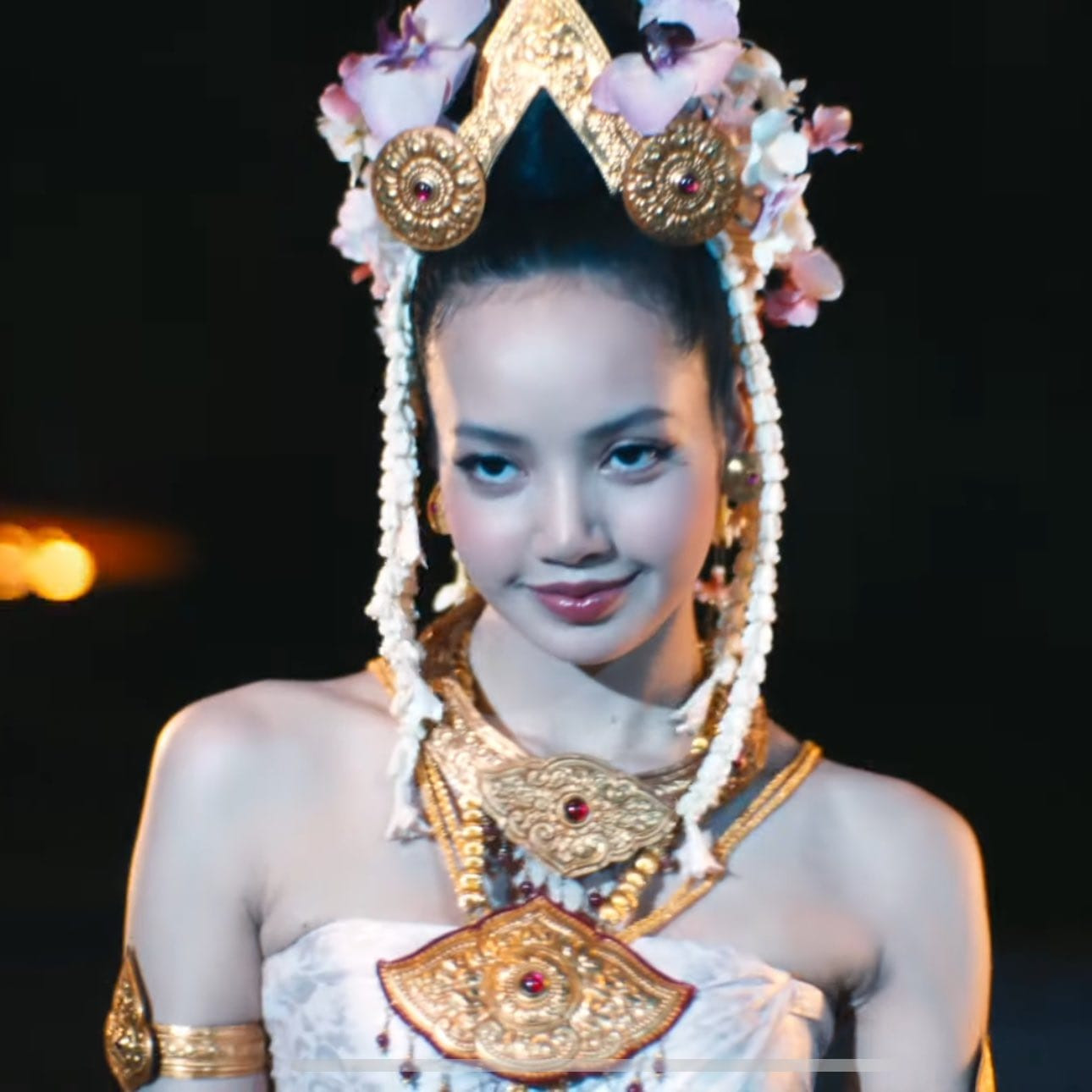 Tạo hình của Lisa trong bộ phim sắp ra mắt. Tạo hình của Lisa trong bộ phim sắp ra mắt.