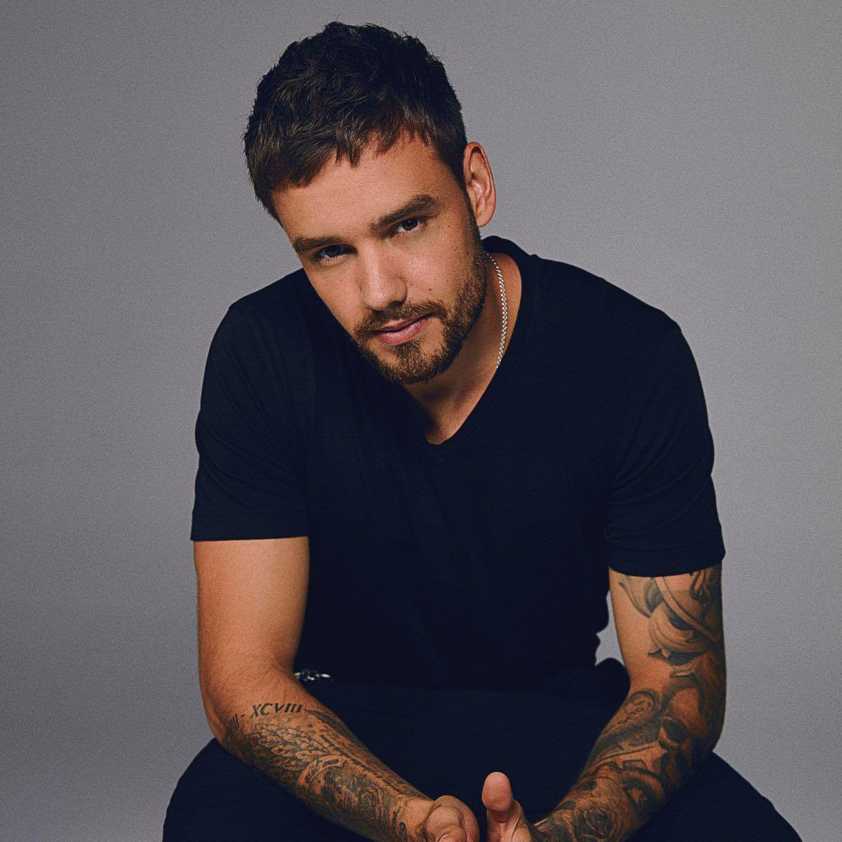 Liam Payne, cựu thành viên nhóm nhạc nam One Direction, qua đời ở tuổi 31 khi rơi từ ban công. Liam Payne, cựu thành viên nhóm nhạc nam One Direction, qua đời ở tuổi 31 khi rơi từ ban công.