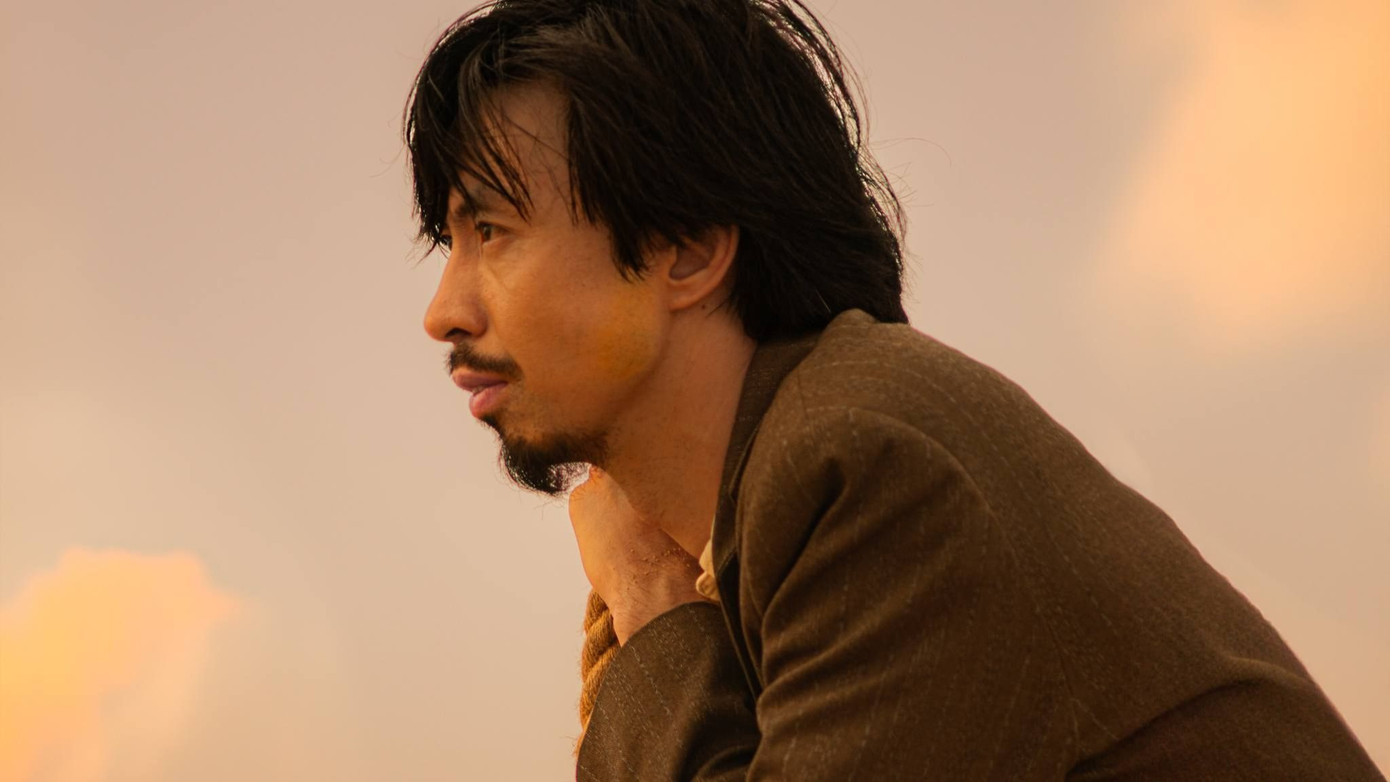 Hình ảnh trong MV mới của Đen Vâu. Cư dân mạng thi nhau đoán đề Văn tốt nghiệp THPT.