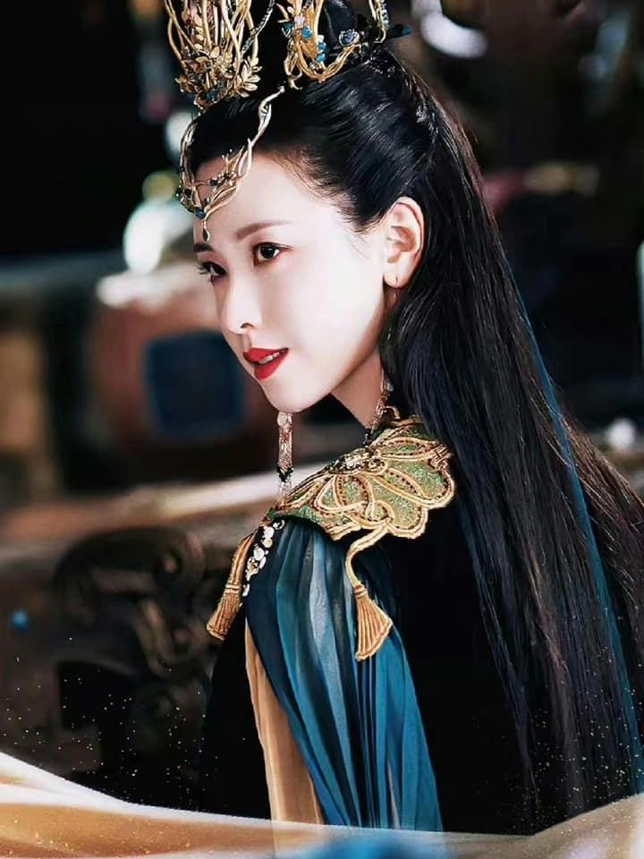 Tạo hình hắc hóa của nhân vật Hoa Thiên Cốt của Trần Đô Linh nhận nhiều lời khen ngợi hơn. Khán giả đánh giá cô hợp đóng phản diện. Tuy vậy, bộ phim chưa tạo được ấn tượng với giới mộ điệu và công chúng. Kênh CCTV6 bình luận phim không có điểm sáng tạo, thành tích ảm đạm, thất bại đầu năm mới 2024. Trên Douban, tác phẩm mở điểm 4,2 và hiện tại còn 3,5 điểm.