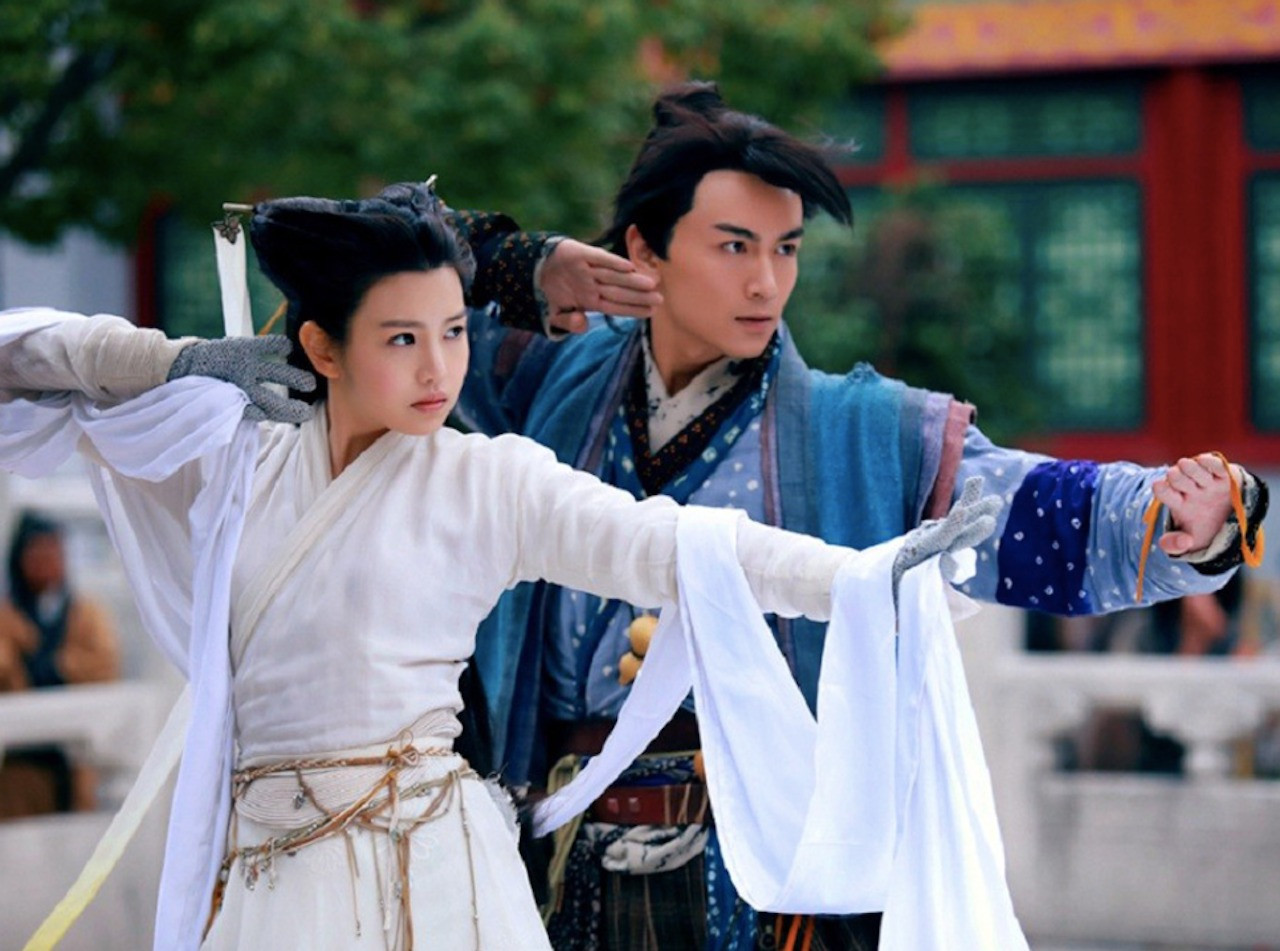 Năm 2013, Trần Hiểu và Trần Nghiên Hy nên duyên màn ảnh trong bộ phim Thần điêu đại hiệp, hóa thân thành Dương Quá - Tiểu Long Nữ. Cả hai vướng tin hẹn hò sau khi phim kết thúc, xuất hiện cùng nhau tại sự kiện Đêm hội Weibo đầu năm 2014.