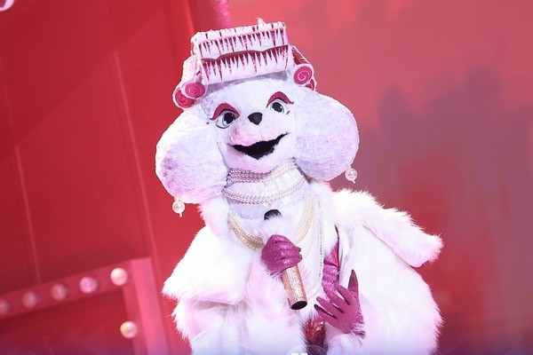 Mùa hai thay đổi luật chơi khiến Ca sĩ mặt nạ kém hấp dẫn. Mùa hai thay đổi luật chơi khiến Ca sĩ mặt nạ kém hấp dẫn.