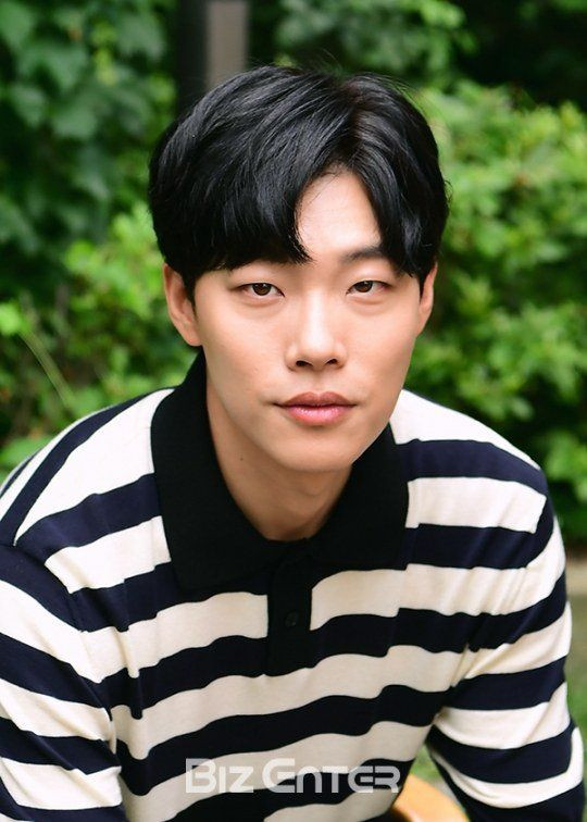 Trước sóng gió, Ryu Jun Yeol giữ thái độ im lặng. Chuyện xác nhận hẹn hò, nam diễn viên cũng để công ty ra mặt. Cư dân mạng đã vào trang Instagram của nam diễn viên để lại bình luận tiêu cực. Trước sóng gió, Ryu Jun Yeol giữ thái độ im lặng. Chuyện xác nhận hẹn hò, nam diễn viên cũng để công ty ra mặt. Cư dân mạng đã vào trang Instagram của nam diễn viên để lại bình luận tiêu cực.