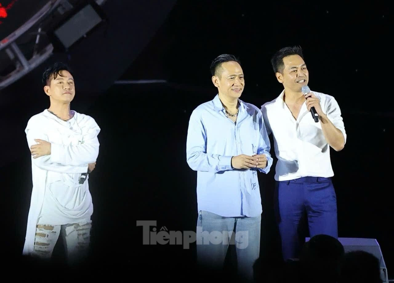 MC Phan Anh xuất hiện trong show của Duy Mạnh - Tuấn Hưng. Ảnh: Trọng Tài. MC Phan Anh xuất hiện trong show của Duy Mạnh - Tuấn Hưng. Ảnh: Trọng Tài.