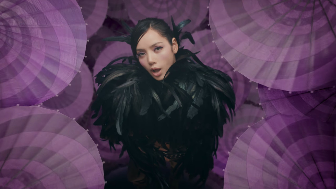 Lisa (BlackPink) tung sản phẩm âm nhạc mới sau một tháng phát hành Rockstar. Lisa (BlackPink) tung sản phẩm âm nhạc mới sau một tháng phát hành Rockstar.