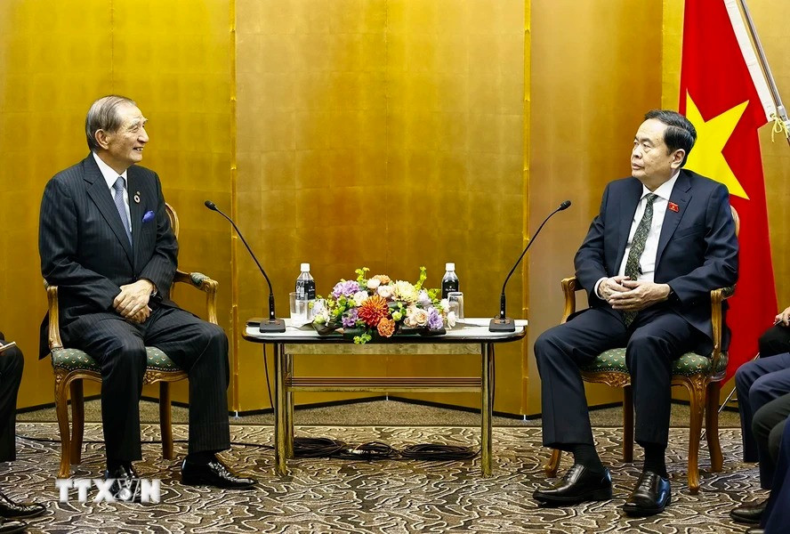 Chủ tịch Quốc hội Trần Thanh Mẫn tiếp Chủ tịch Hội đồng quản trị Tập đoàn Tokyu. (Ảnh: Doãn Tấn/TTXVN)