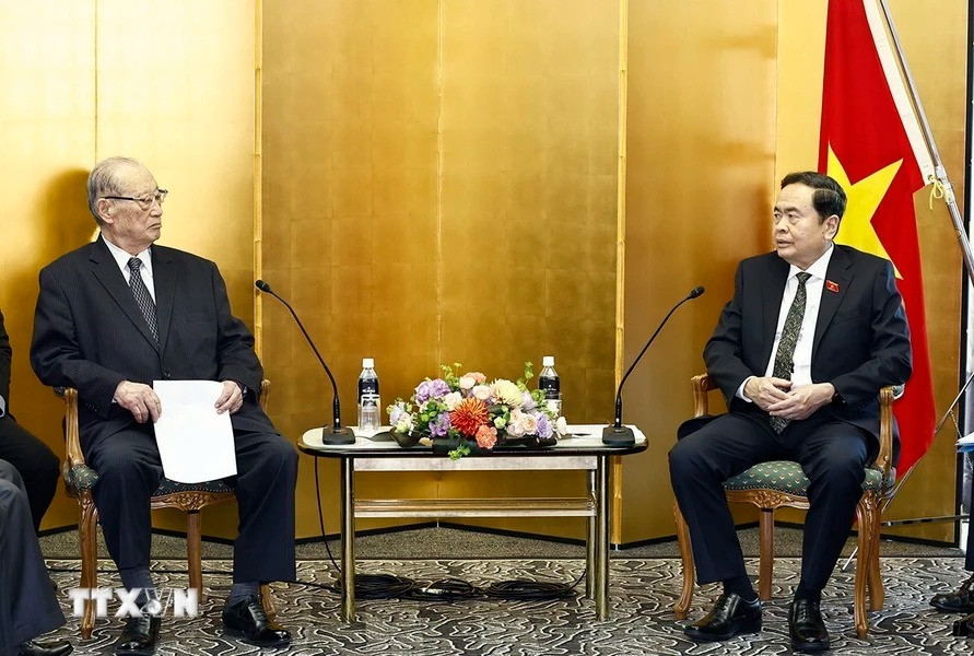 Chủ tịch Quốc hội Trần Thanh Mẫn tiếp ông Matsuzawa Ken, Chủ tịch Điều hành Hội đồng thúc đẩy ngoại giao nhân dân Nhật Bản (FEC). (Ảnh: Doãn Tấn/TTXVN)