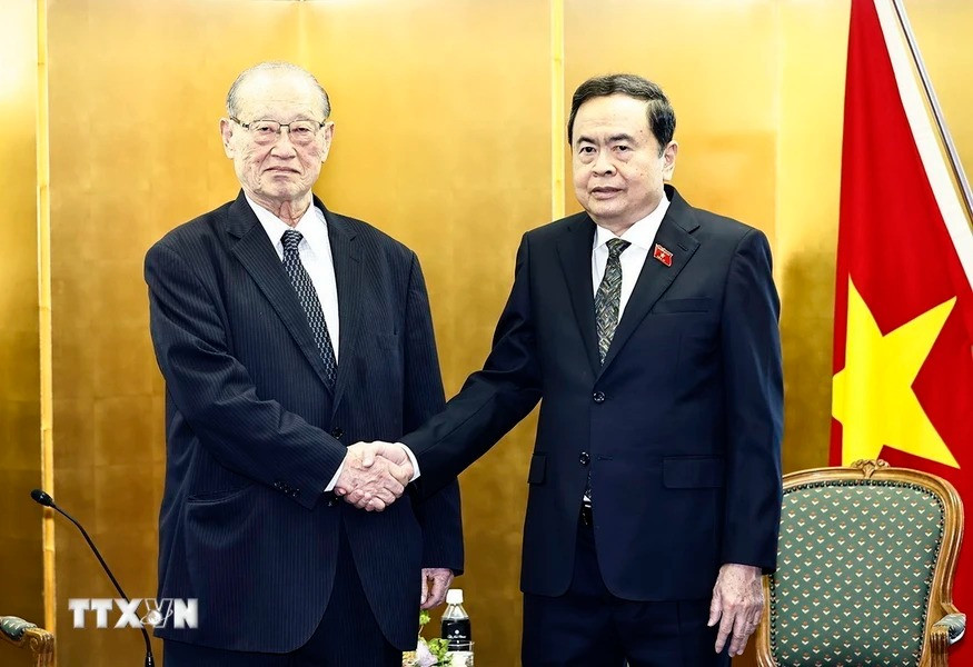 Chủ tịch Quốc hội Trần Thanh Mẫn tiếp ông Matsuzawa Ken, Chủ tịch Điều hành Hội đồng thúc đẩy ngoại giao nhân dân Nhật Bản (FEC). (Ảnh: Doãn Tấn/TTXVN)