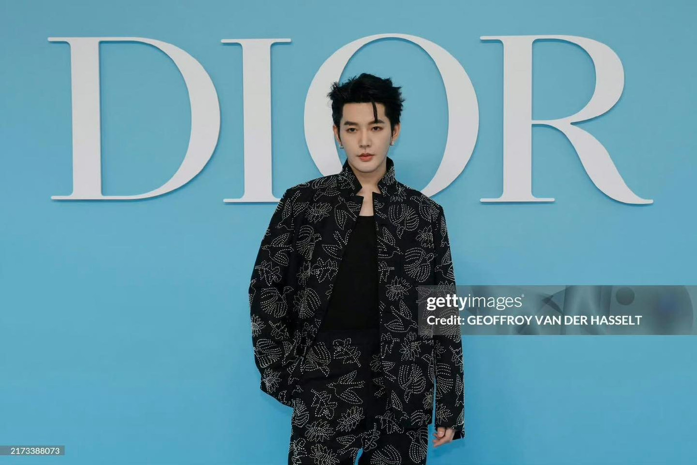 Ngoại hình diễn viên Đặng Vi tại show thời trang qua ống kính &quot;hung thần&quot; Getty.