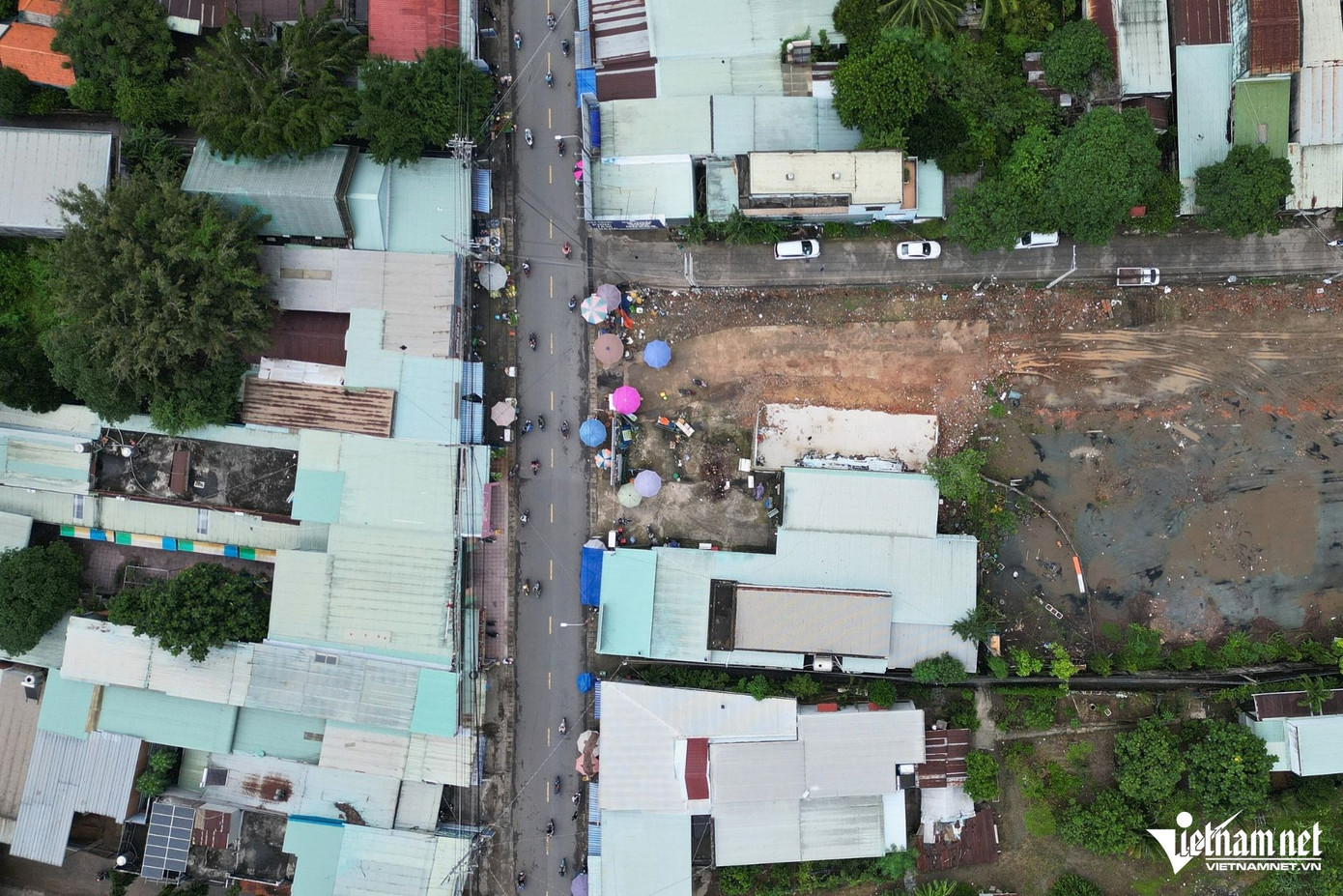 UBND TP Biên Hòa cho biết dự án có hơn 1.500 hộ dân bị ảnh hưởng, địa phương đã phê duyệt bồi thường cho 585 trường hợp. Trong đó, 210 hộ dân đã được chi trả tiền bồi thường khoảng 710 tỷ đồng. Địa phương đã bàn giao gần 30/59ha diện tích thu hồi (đạt 50%).