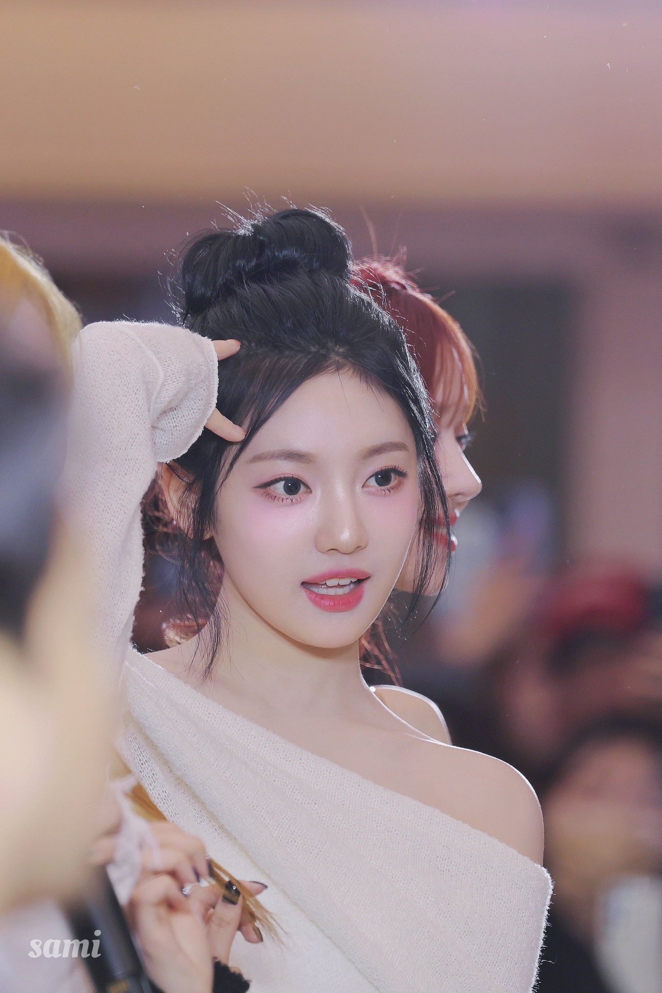 Trong nhóm, Ning Ning giữ vai trò em út và là giọng ca chính. Cô có 5 năm thực tập tại SM Entertainment và được nhiều người biết đến trước đó khi nằm trong dự án đào tạo thực tập sinh của công ty mang tên SM Rookies. Cô là thực tập sinh nữ duy nhất trụ này sau dự án này và có cơ hội ra mắt trong nhóm nhạc nữ thế hệ bốn. Trong nhóm, Ning Ning giữ vai trò em út và là giọng ca chính. Cô có 5 năm thực tập tại SM Entertainment và được nhiều người biết đến trước đó khi nằm trong dự án đào tạo thực tập sinh của công ty mang tên SM Rookies. Cô là thực tập sinh nữ duy nhất trụ này sau dự án này và có cơ hội ra mắt trong nhóm nhạc nữ thế hệ bốn.