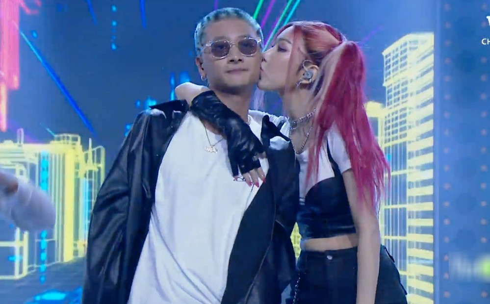 Min và 16 Typh quen nhau từ Rap Việt. Min và 16 Typh quen nhau từ Rap Việt.