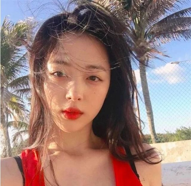 Nhiều ca sĩ thần tượng lựa chọn cái chết khi tuổi đời còn trẻ. Nhiều ca sĩ thần tượng lựa chọn cái chết khi tuổi đời còn trẻ.