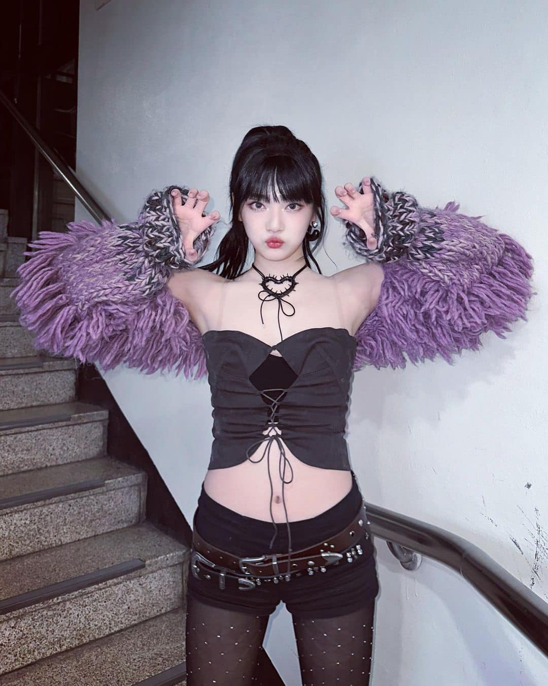 Ning Ning (aespa) là thành viên nhận được sự chú ý lớn từ công chúng sau màn trở lại trong mini album thứ 4 mang tên Drama và MV bài hát chủ đề cùng tên của nhóm. Nữ thần tượng gốc Trung Quốc nhận nhiều lời khen về nhan sắc, ngoại hình lên hương. Cô tạo nhiều khoảnh khắc ấn tượng trên các sân khấu trình diễn tại show âm nhạc. Ning Ning (aespa) là thành viên nhận được sự chú ý lớn từ công chúng sau màn trở lại trong mini album thứ 4 mang tên Drama và MV bài hát chủ đề cùng tên của nhóm. Nữ thần tượng gốc Trung Quốc nhận nhiều lời khen về nhan sắc, ngoại hình lên hương. Cô tạo nhiều khoảnh khắc ấn tượng trên các sân khấu trình diễn tại show âm nhạc.