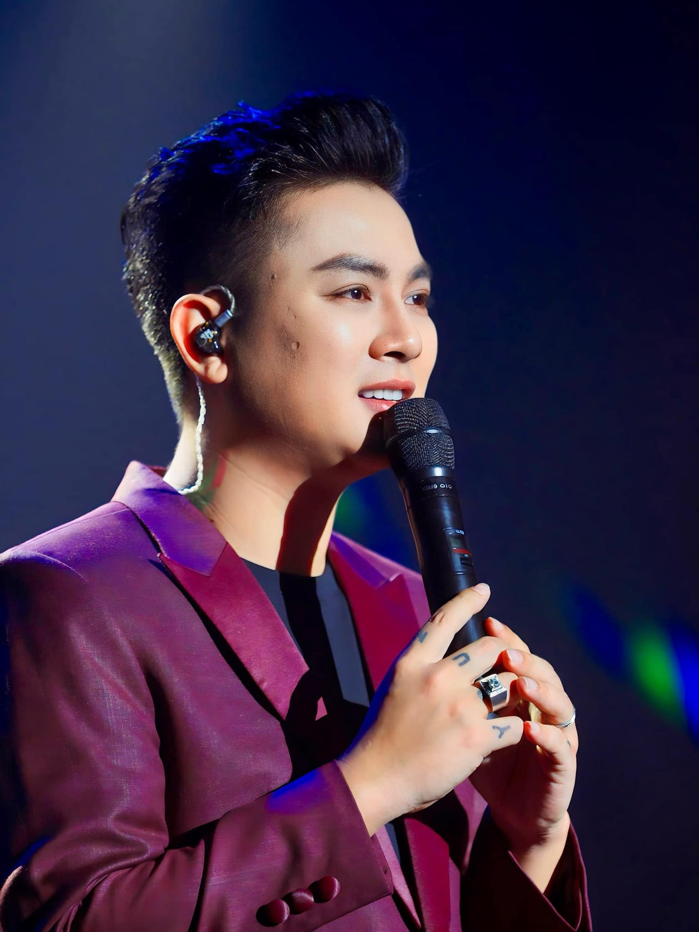 Sau khoảng thời gian “ở ẩn” ít xuất hiện, Hoài Lâm tích cực nhận show phòng trà, game show truyền hình. Anh từng chia sẻ cảm hứng nghệ thuật luôn đong đầy dù ngắt quãng việc làm nghề. Mỗi khi lên sân khấu, anh mong muốn được hát, đáp ứng nhu cầu cho khán giả nhưng kỳ vọng đó không phải lúc nào cũng thực hiện suôn sẻ. Ca sĩ cho biết anh trân trọng tình cảm của người hâm mộ.