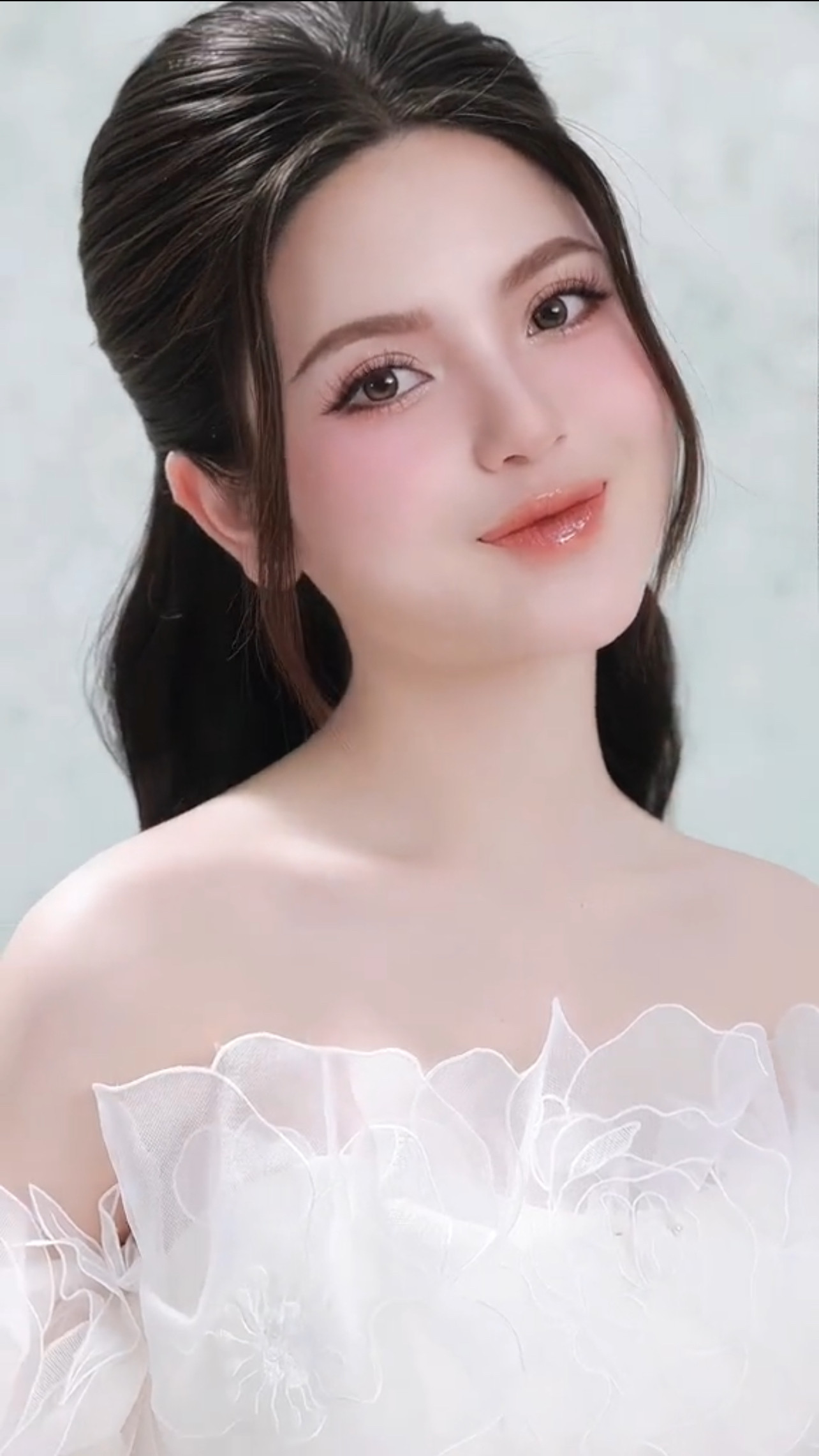 Chu Thanh Huyền và Quang Hải đã đăng ký kết hôn và trở thành vợ chồng hợp pháp. Tết Nguyên đán Giáp Thìn vừa qua, Chu Thanh Huyền lần đầu làm dâu và tích cực cập nhật hình ảnh sum vầy bên gia đình chồng. Chu Thanh Huyền và Quang Hải đã đăng ký kết hôn và trở thành vợ chồng hợp pháp. Tết Nguyên đán Giáp Thìn vừa qua, Chu Thanh Huyền lần đầu làm dâu và tích cực cập nhật hình ảnh sum vầy bên gia đình chồng.