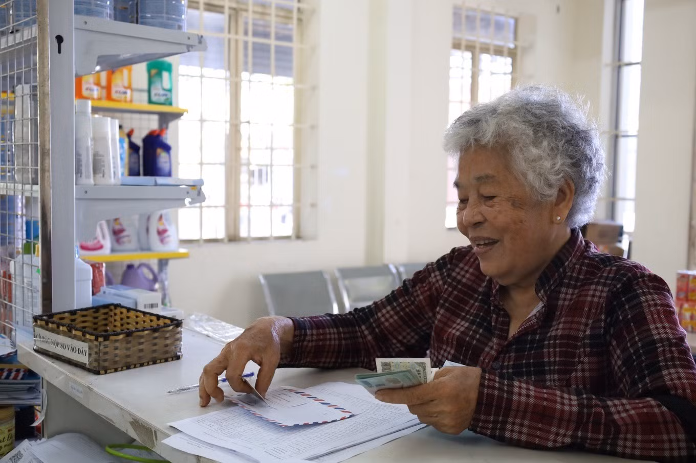 Lương hưu được điều chỉnh hằng năm (Ảnh: BHXH VN). Lương hưu được điều chỉnh hằng năm (Ảnh: BHXH VN).