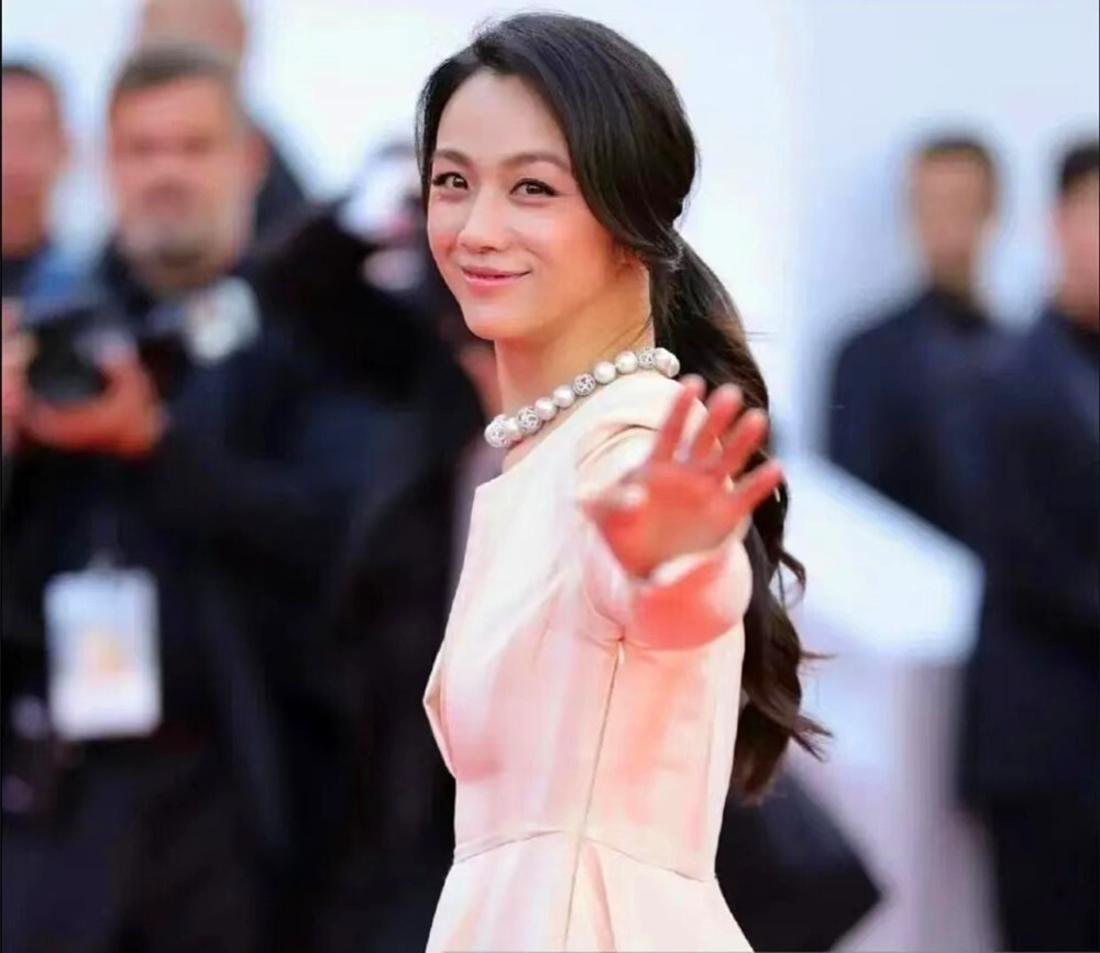 Thang Duy được săn đón ở Cannes. Thang Duy được săn đón ở Cannes.