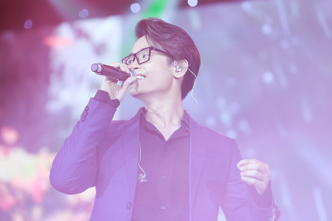 Hà Anh Tuấn và Uyên Linh sắp tái hợp. Ca sĩ bày tỏ sự ngưỡng mộ đàn anh về tầm nhìn cuộc sống, sự nghiệp.