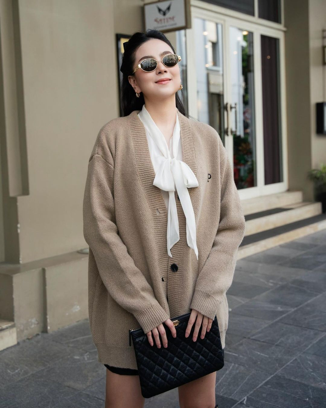 Những hình ảnh đời thường, Mai Ngọc cho thấy cuộc sống sang chảnh với bộ sưu tập túi hàng hiệu đắt đỏ.