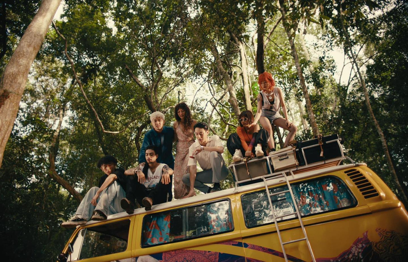 Bối cảnh trong Móng vuốt. Bối cảnh trong Móng vuốt.